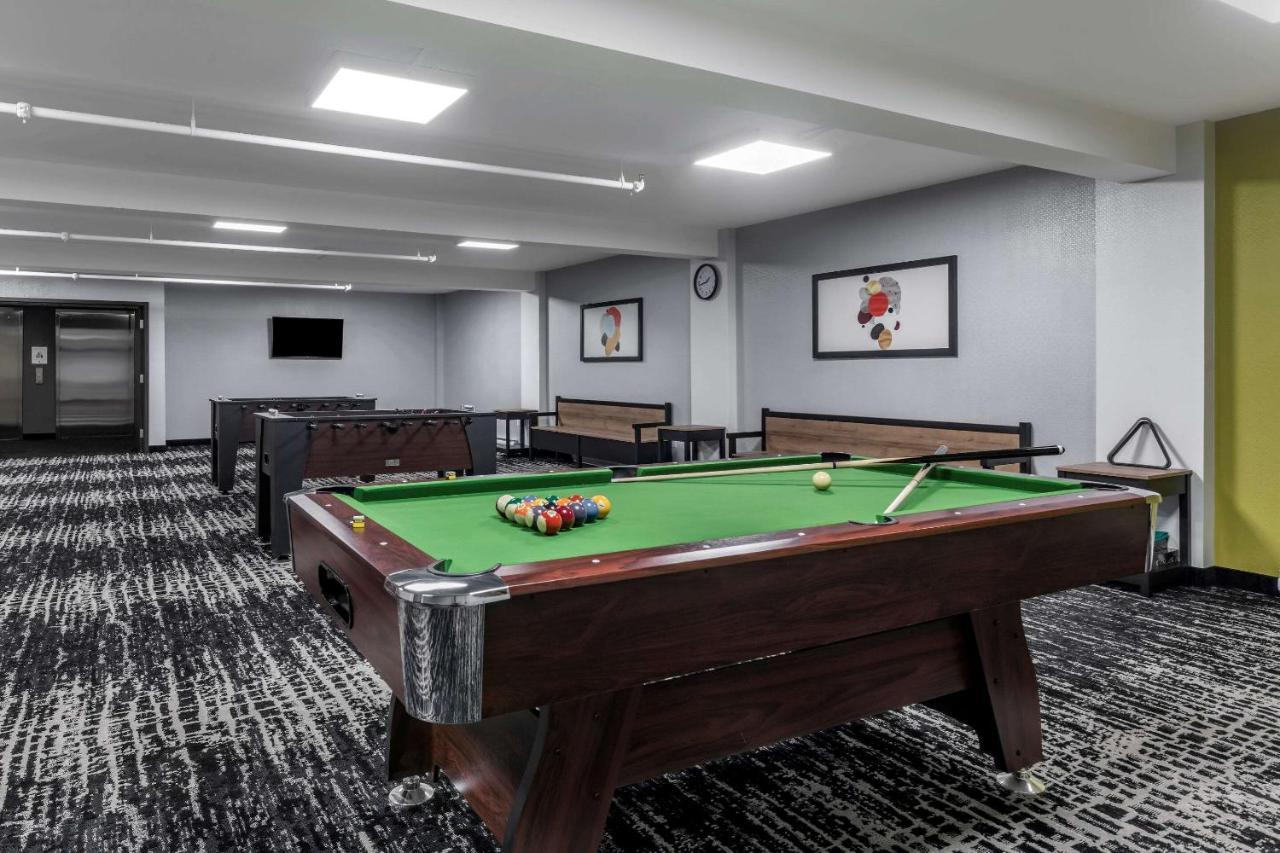 Quality Hotel & Conference Centre Эдмундстон Экстерьер фото